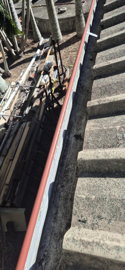 Gutter cleaning — Park Ridge – after